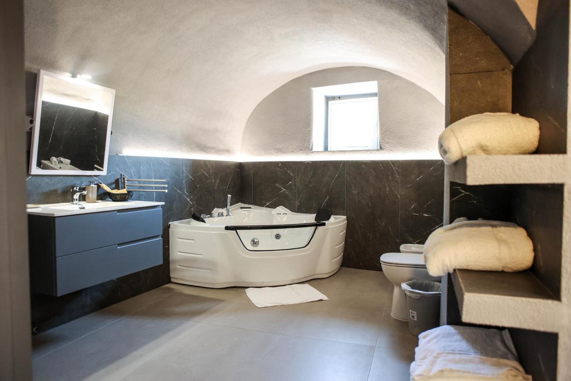 B&B Suites&Rooms Piazza Dei Martiri Catania Exterior photo