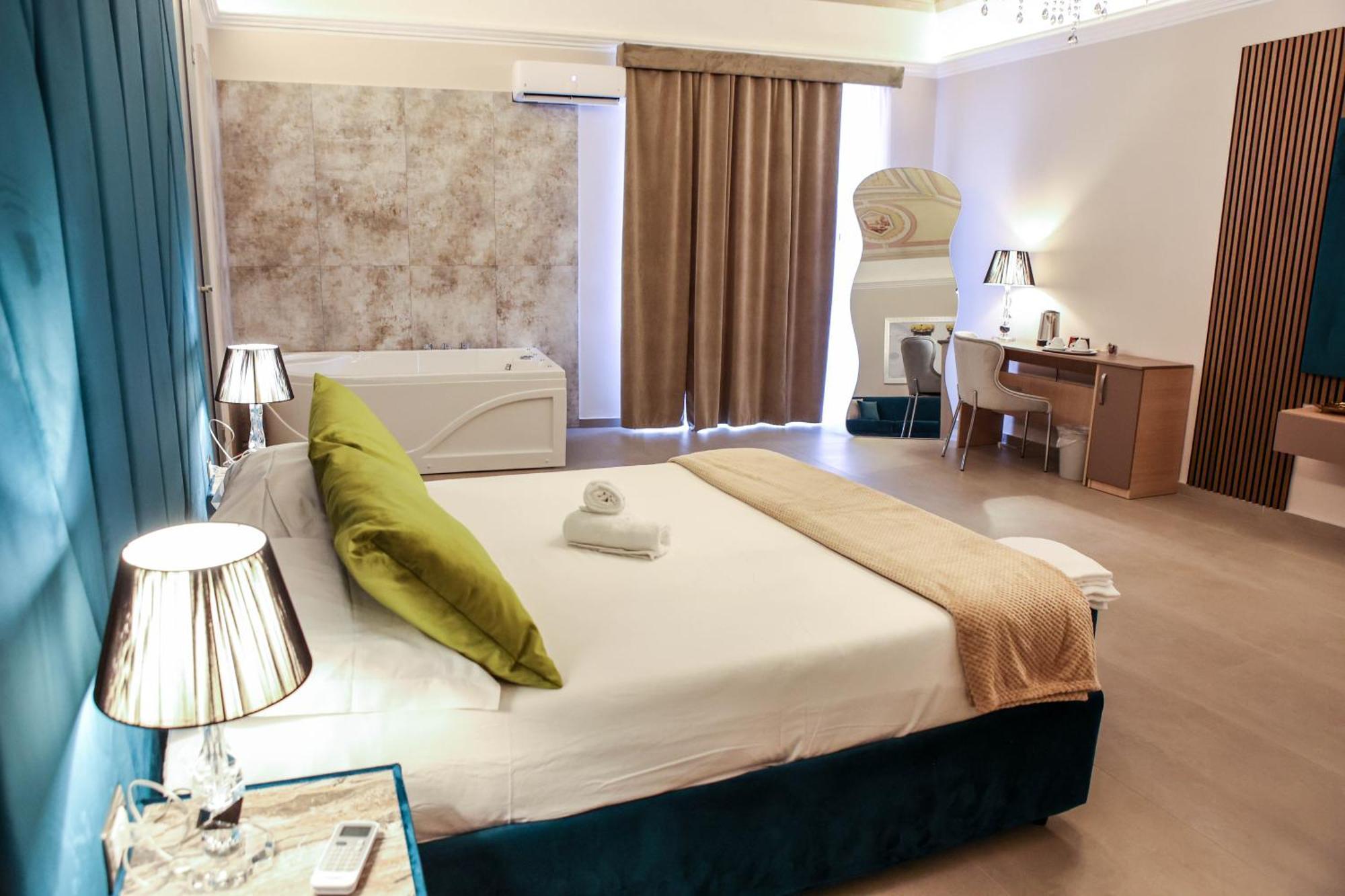 B&B Suites&Rooms Piazza Dei Martiri Catania Exterior photo