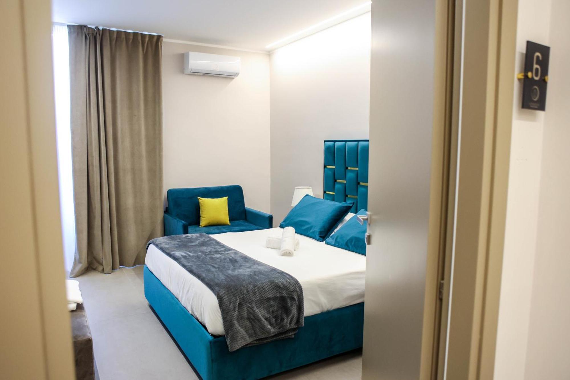 B&B Suites&Rooms Piazza Dei Martiri Catania Exterior photo