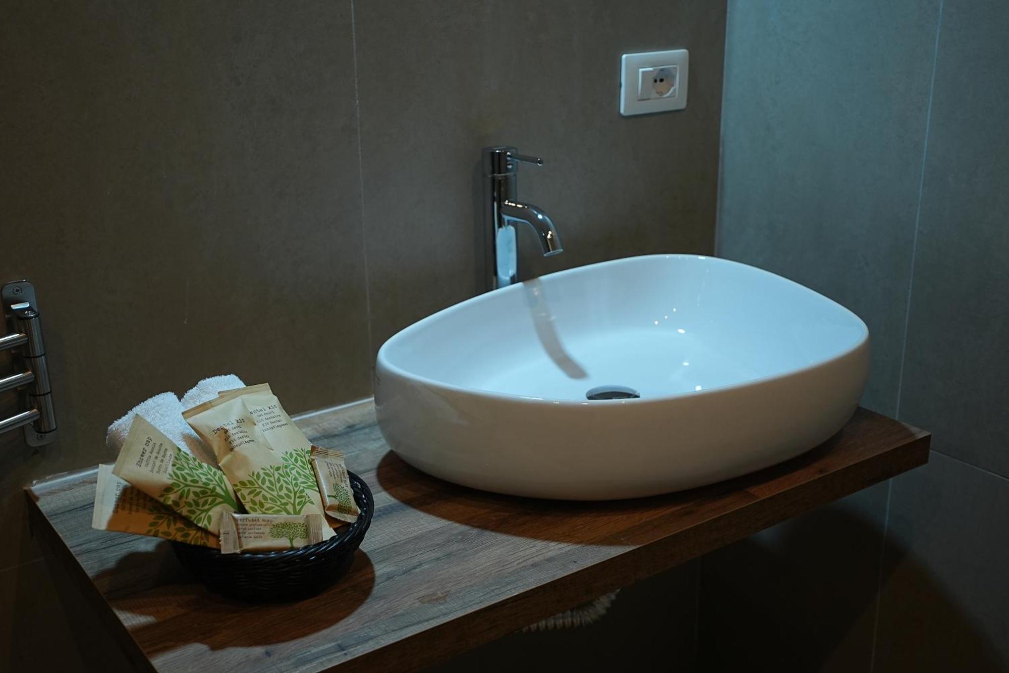 B&B Suites&Rooms Piazza Dei Martiri Catania Exterior photo