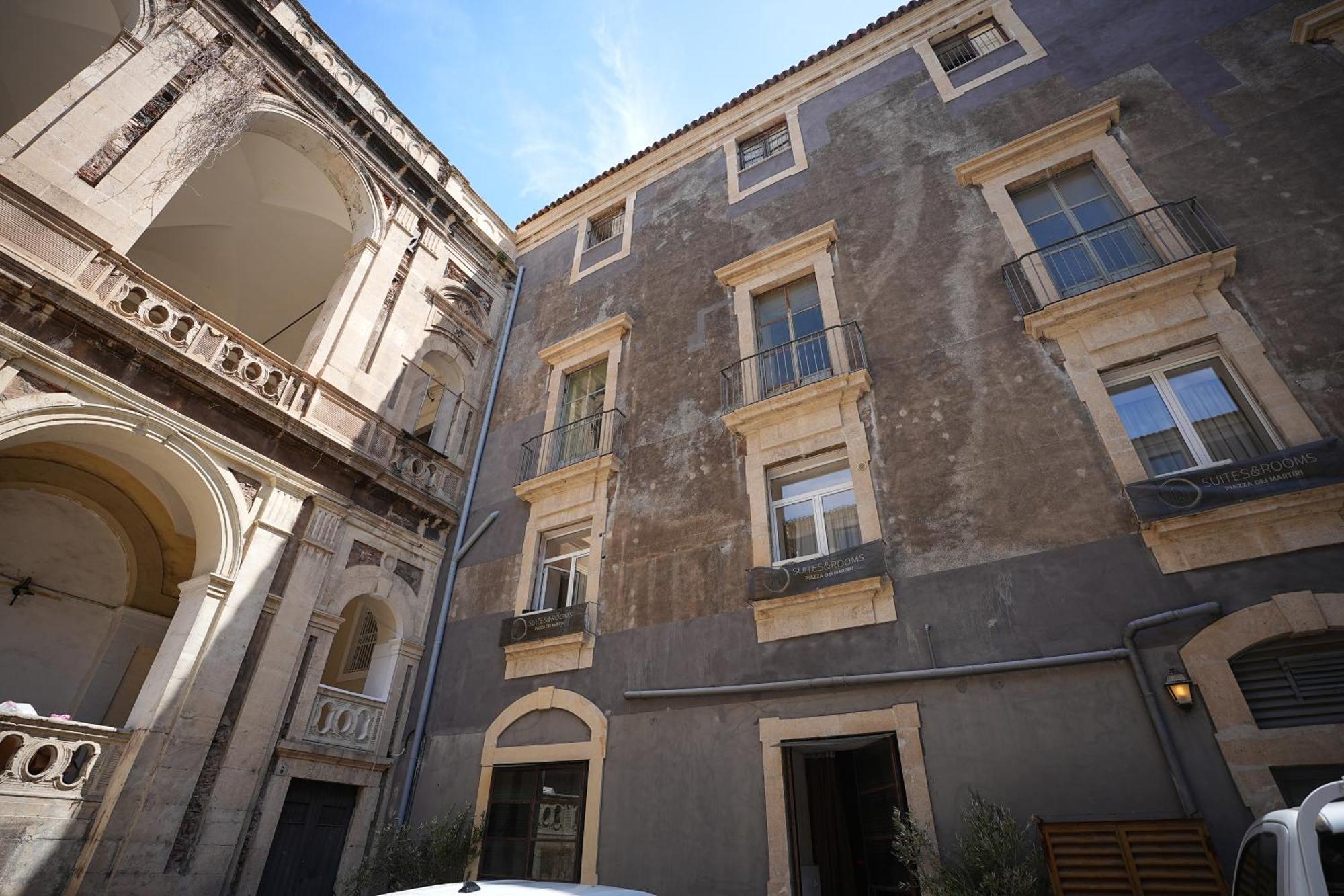 B&B Suites&Rooms Piazza Dei Martiri Catania Exterior photo